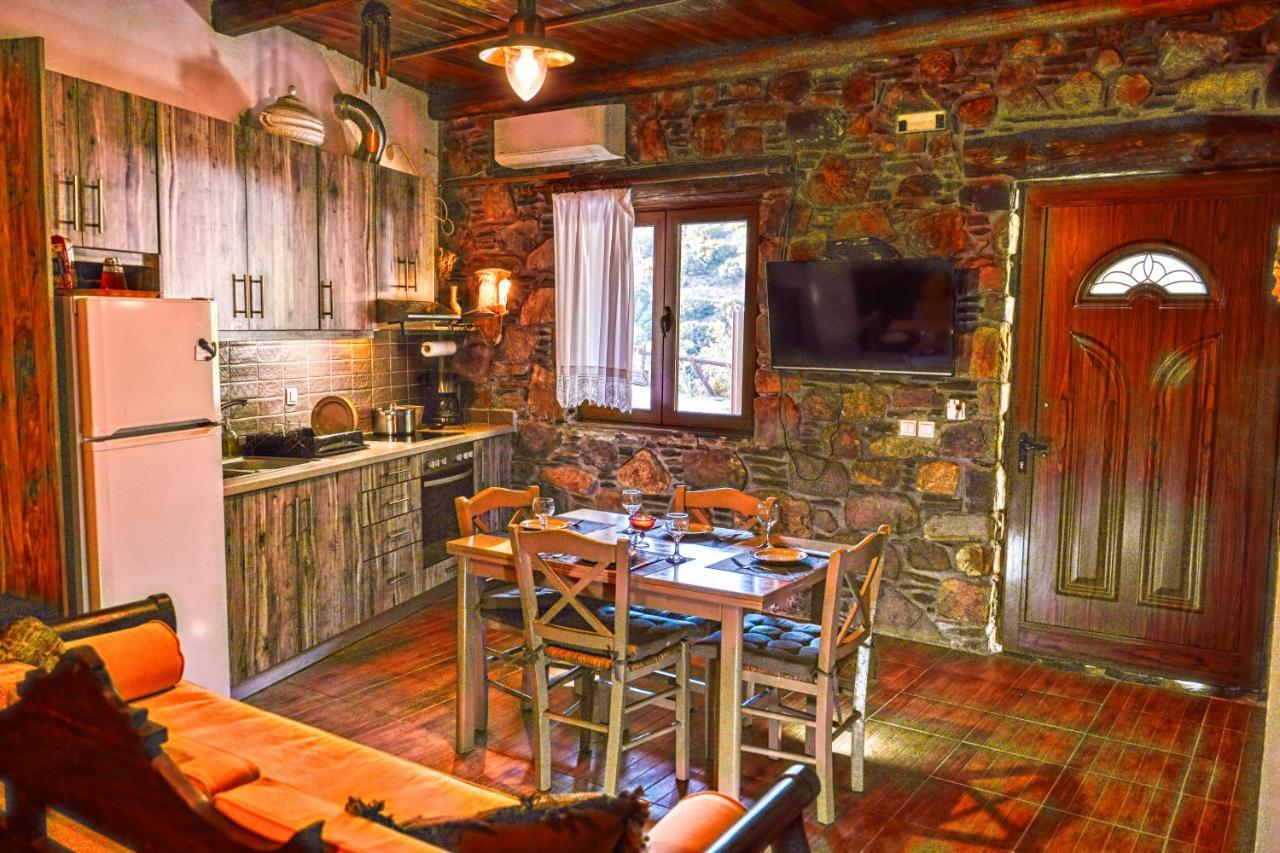 "Pefkopetro" Traditional House Keramotí Kültér fotó