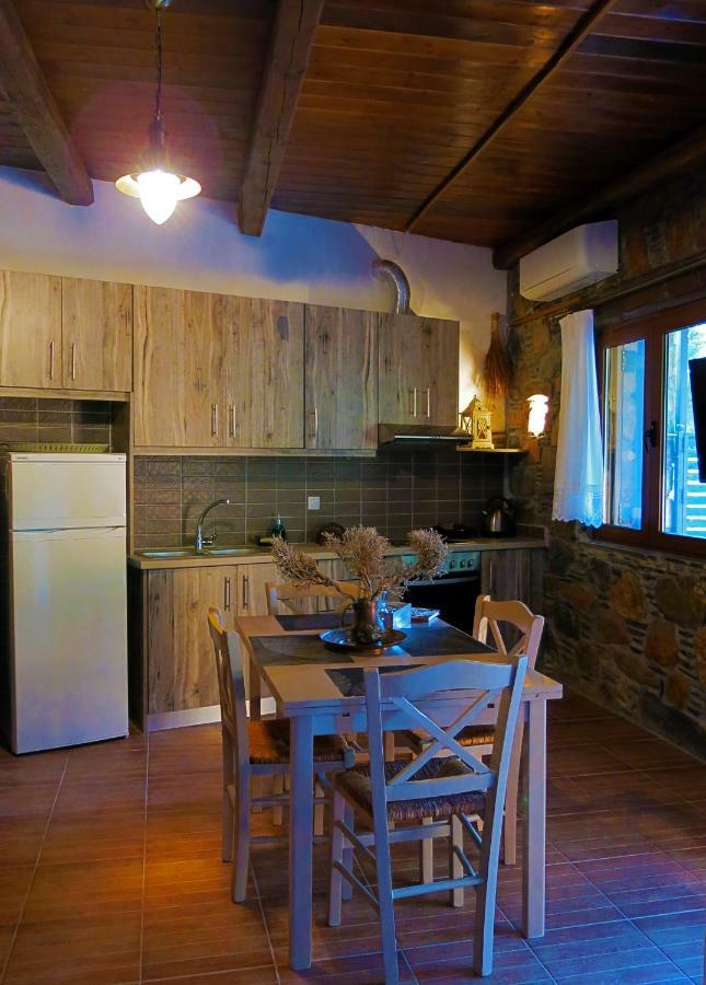"Pefkopetro" Traditional House Keramotí Kültér fotó